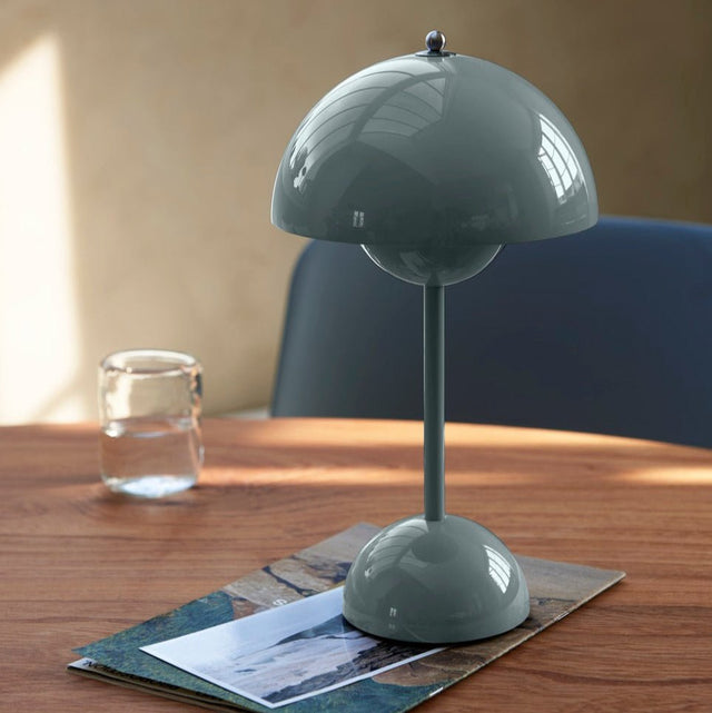 VP9 Flowerpot Akkuleuchte Stone Blue - &Tradition - DesignWe.Love