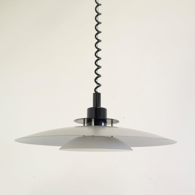 Futuristische Vintage Lampe aus Metall - Skandinavisches Design der 1980er - DesignWe.Love