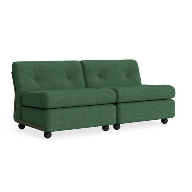 HAY Amanta 2-Sitzer Sofa, Gestell Bottle Green, Bezug Mode 040