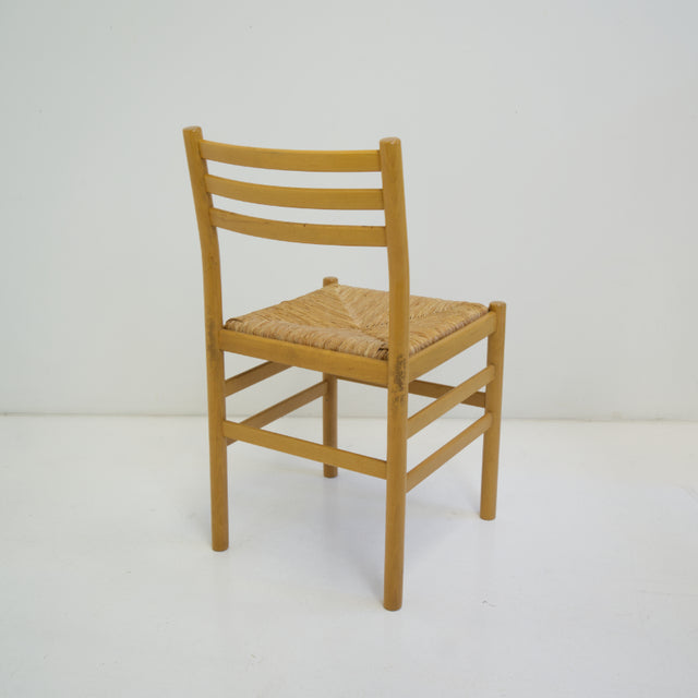 Vintage Stuhl mit Korbgeflecht - DesignWe.Love
