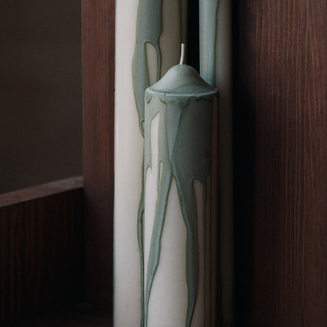 Stumpenkerze Dryp Pillar Candle H20 - ferm LIVING