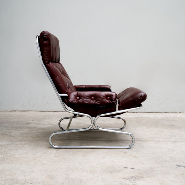 Vintage Lounge Chair mit Ottoman - DesignWe.Love