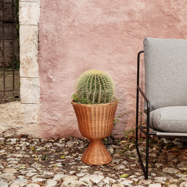 Agnes Pflanzenständer Rattan Low - ferm LIVING