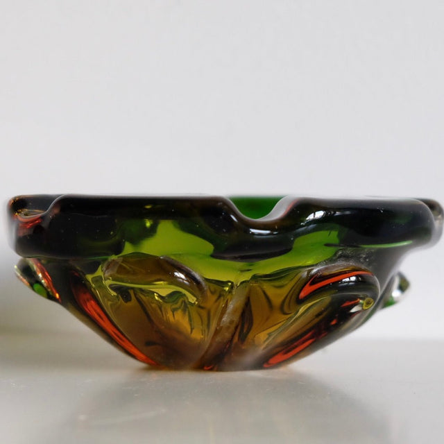 Aschenbecher aus Muranoglas 'Brutalist' - Sommerso Italien 1970er - DesignWe.Love