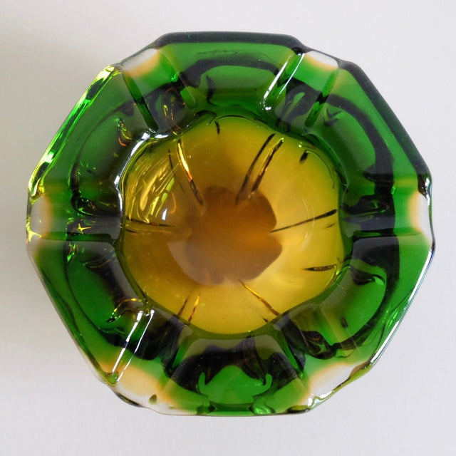 Aschenbecher aus Muranoglas 'Brutalist' - Sommerso Italien 1970er - DesignWe.Love