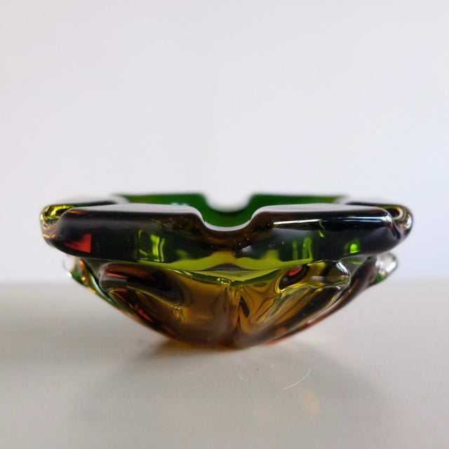 Aschenbecher aus Muranoglas 'Brutalist' - Sommerso Italien 1970er - DesignWe.Love