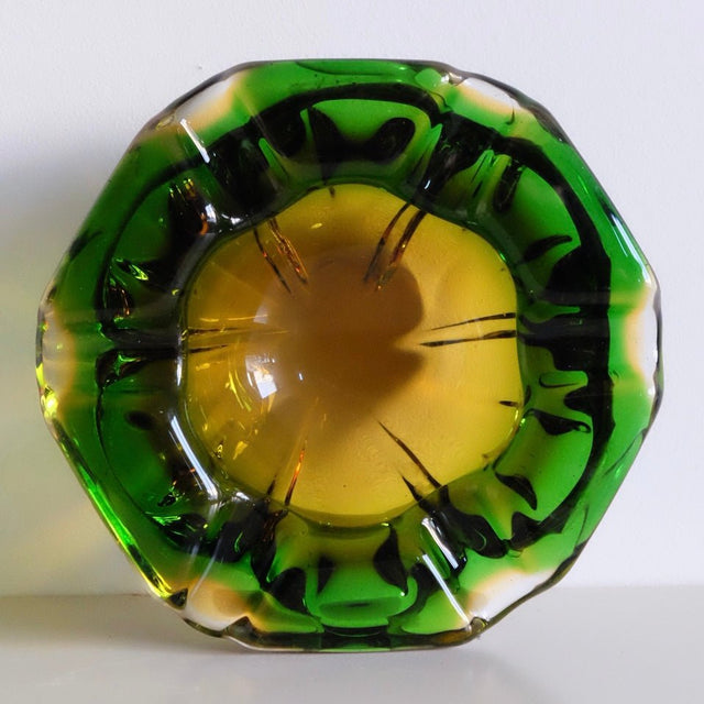 Aschenbecher aus Muranoglas 'Brutalist' - Sommerso Italien 1970er - DesignWe.Love