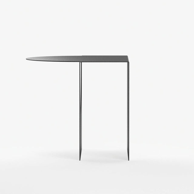 Aesthek Apartment Beistelltisch Schwarz am Sofa – made in Germany