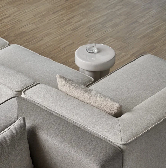 blomus TORU Keramik Hocker – Detailaufnahme der glasierten Keramikoberfläche