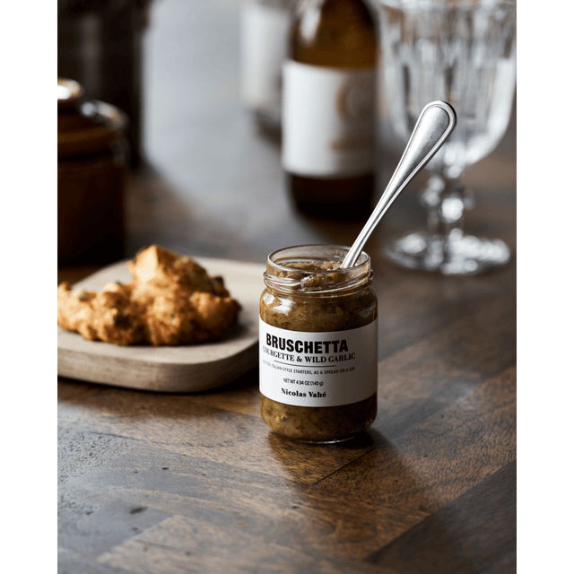 Bruschetta Aufstrich Zucchini und wilder Knoblauch - Nicolas Vahé - DesignWe.Love