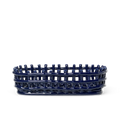 ferm LIVING Ceramic Basket Oval Blau – Obstschale aus Keramik im Flechtdesign