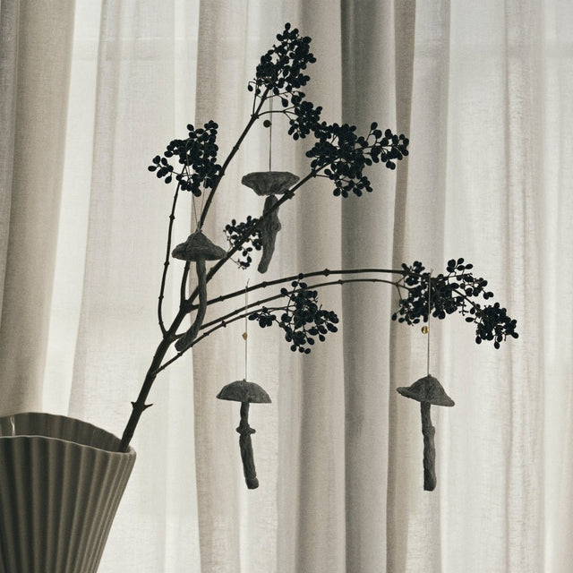 Dekorative Anhänger in Pilz - Form 4er Set Mushroom Ornaments - ferm LIVING - DesignWe.Love