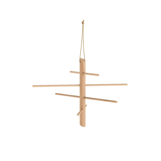 EKTA Living Hanging Sticks hängender Weihnachtsbaum aus Eiche Natur freigestellt