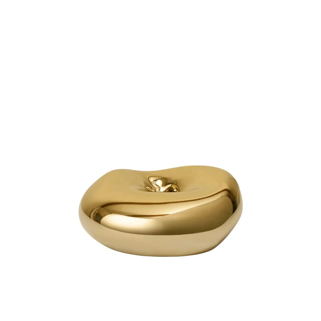 ferm LIVING Bellure Kerzenhalter Brass Finish – Kerzenhalter gold in Flussstein-Form