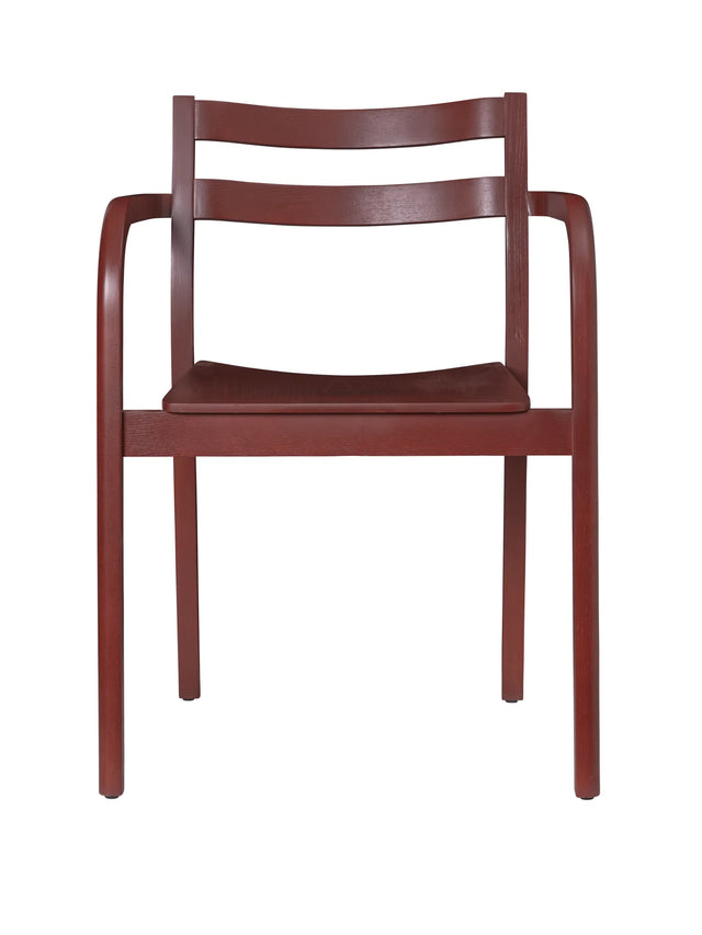 ferm LIVING Boda Esszimmerstuhl mit Armlehne Red Brown – Armlehnstuhl aus Holz
