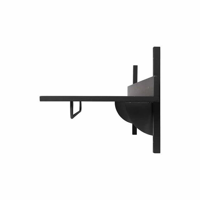 ferm LIVING Sector Rack – Wandgarderobe aus schwarz mit geschwärztem Messing und Kleiderstange