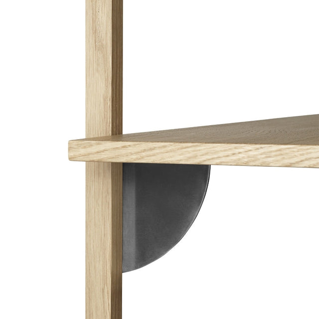 ferm LIVING Sector Shelf  Wandregal aus Eiche natur mit poliertem Messing schwarz