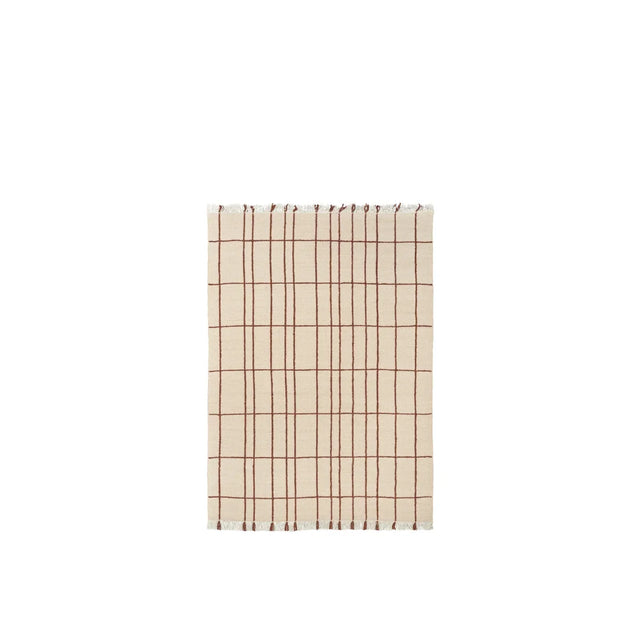 ferm LIVING Sen Wollteppich 140 × 200 cm Parchment/Chestnut – karierter Teppich mit Fransen