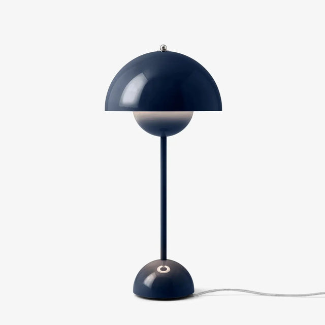 Flowerpot VP3 Tischleuchte in Steel Blue von &Tradition – Sonderfarbe zum 100. Geburtstag von Verner Panton