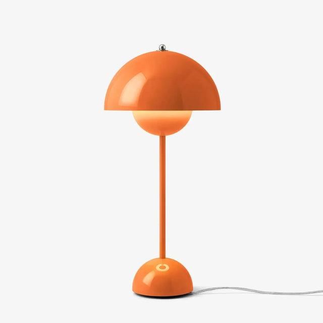 Flowerpot VP3 Tischleuchte in Zesty Orange von &Tradition – Sonderfarbe zum 100. Geburtstag von Verner Panton