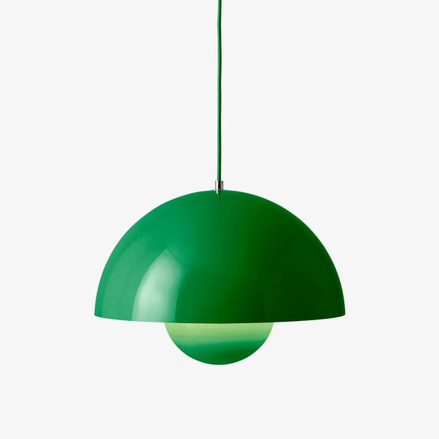 Flowerpot VP7 Pendelleuchte Signal Green Ø 37 cm von &Tradition – Packshot