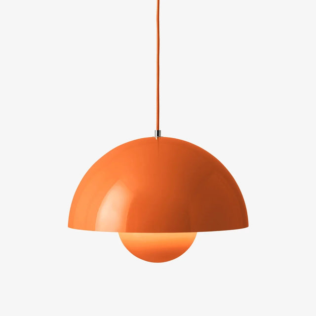 Flowerpot VP7 Pendelleuchte Zesty Orange Ø 37 cm von &Tradition – Packshot