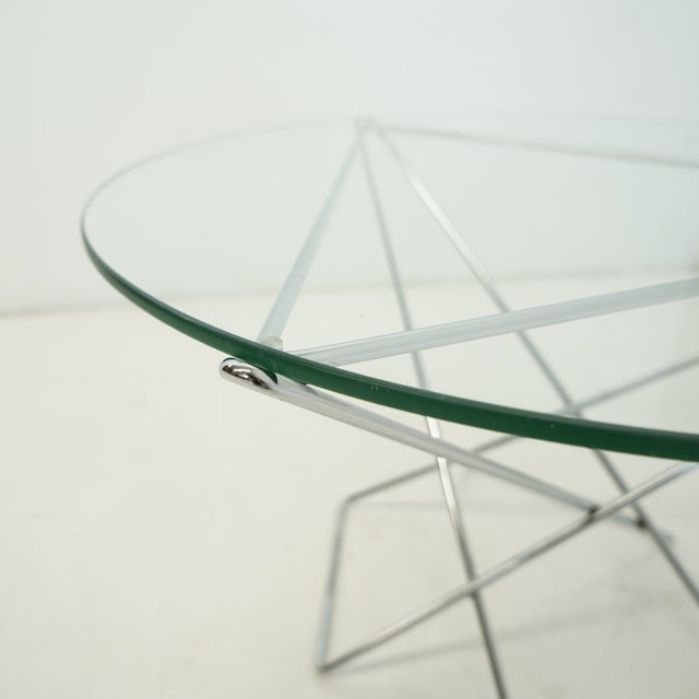 Futuristischer Couchtisch, Drahtgestell mit aufliegender Glasplatte - DesignWe.Love - DesignWe.Love