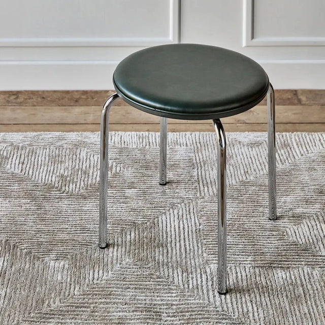 Hocker Comma Dark Green auf Teppich - House Doctor - DesignWe.Love