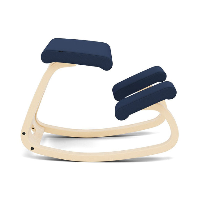 Varier Kniestuhl Variable, Holzfarbe Esche natur, Bezug Blau (Tonal 66286) – ergonomischer Original Kniestuhl von Peter Opsvik