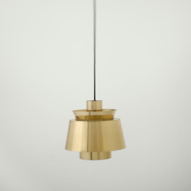 lampe-utzon-ju1-messing-and-tradition-2