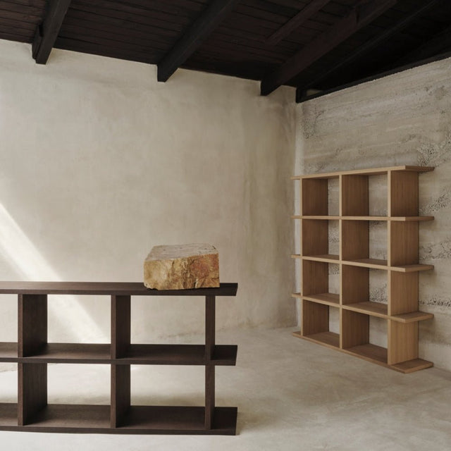 Regal Kona, 2x2 in dunkler Eiche und 2x4 in heller Eiche - ferm LIVING - DesignWe.Love