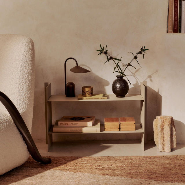 ferm LIVING Lager Low Rack Cashmere als Lowboard im Wohnzimmer