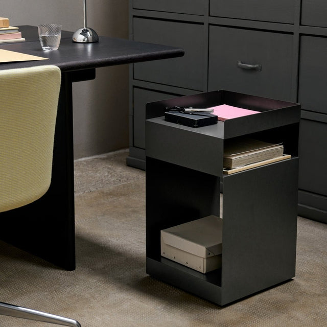 SC73 Rotate Beistelltisch Stone Grey als Container im Büro - &Tradition - DesignWe.Love