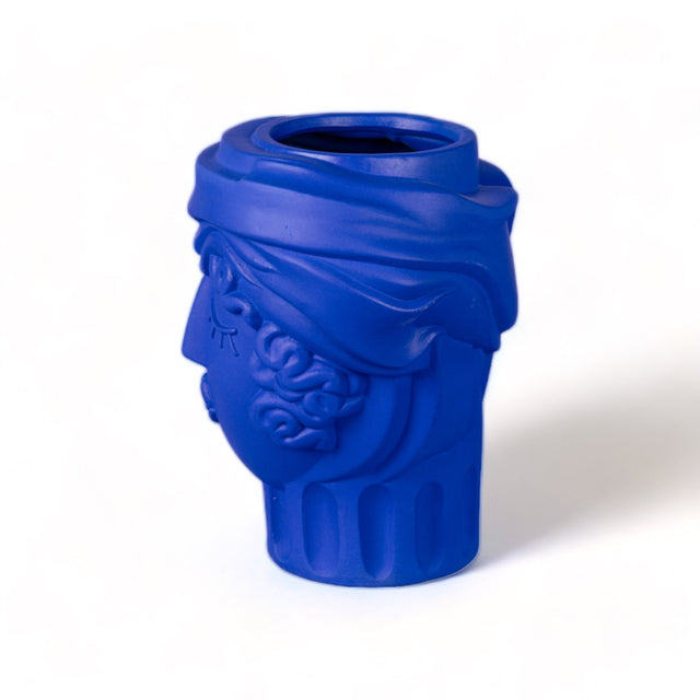 Blaue Vase mit Gesicht Frau aus Terrakotta mit geschlossenen Augen und Locken