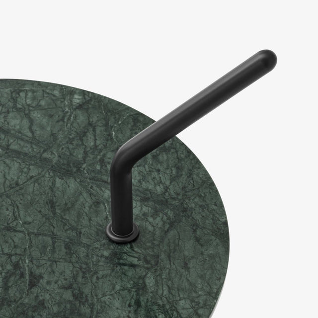 SH9 Halten Beistelltisch Warm Black/Marble – &Tradition – DesignWe.Love