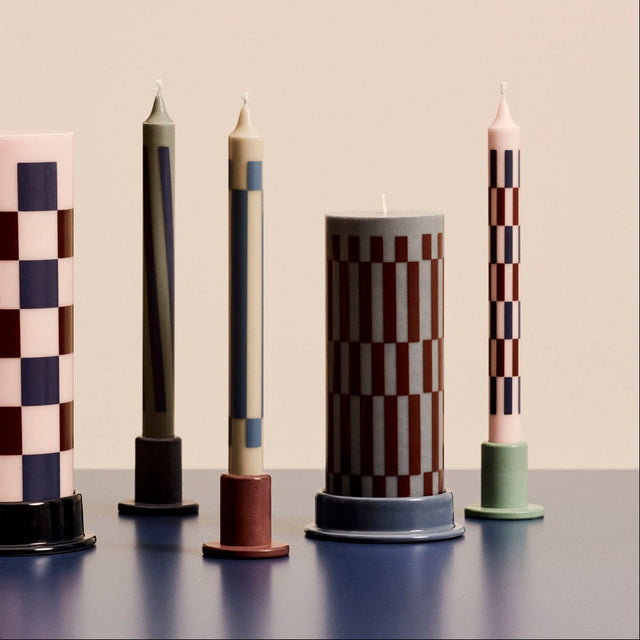 Stumpenkerze Column Candle Anthrazit Bordeaux Medium - HAY - DesignWe.Love