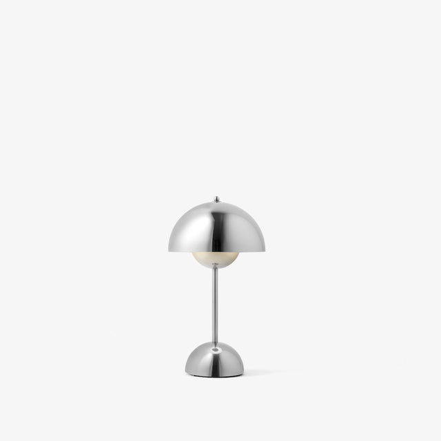 VP9 Flowerpot Akkuleuchte Chrome - &Tradition