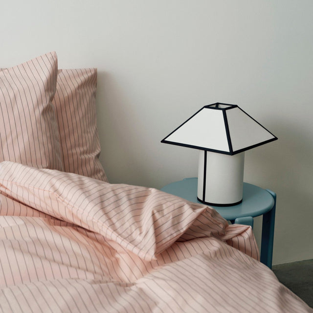Tischleuchte Ava Pyramid Lamp 290 - HAY
