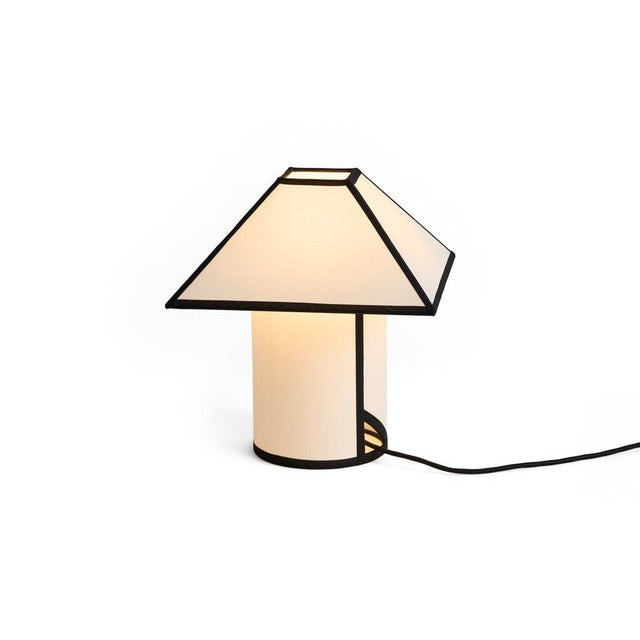 Tischleuchte Ava Pyramid Lamp 450 - HAY - DesignWe.Love