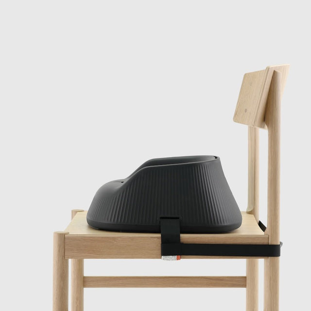 Tragbarer Kinder Hochstuhl Charcoal Black - Hannie - DesignWe.Love