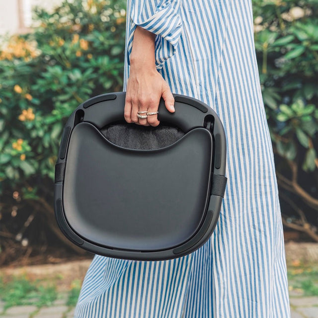 Tragbarer Kinder Hochstuhl Charcoal Black - Hannie - DesignWe.Love