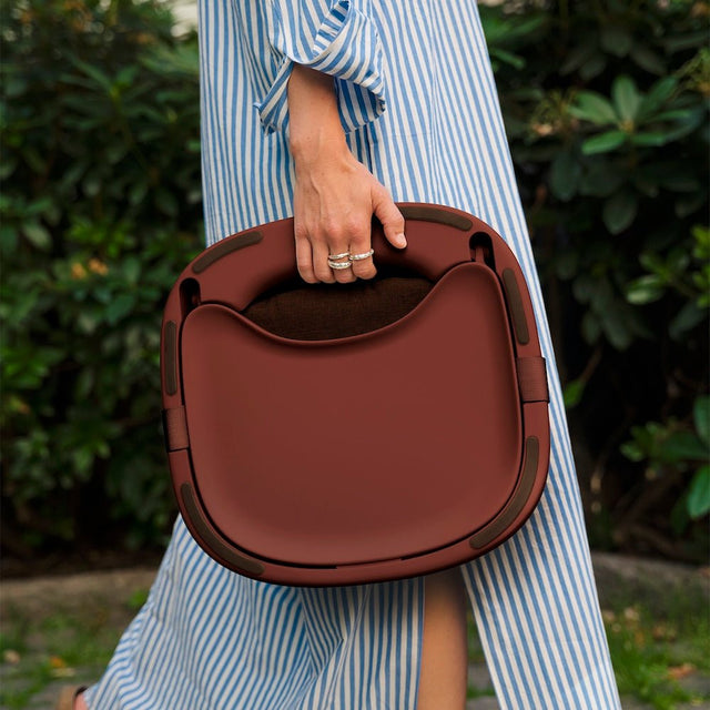 Tragbarer Kinder Hochstuhl Mahogany Red - Hannie - DesignWe.Love