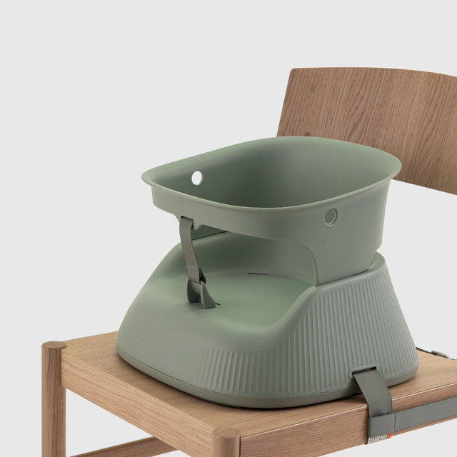 Tragbarer Kinder Hochstuhl Sage Green - Hannie - DesignWe.Love