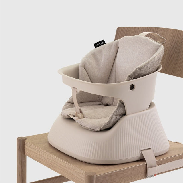 Tragbarer Kinder Hochstuhl White Sand - Hannie - DesignWe.Love