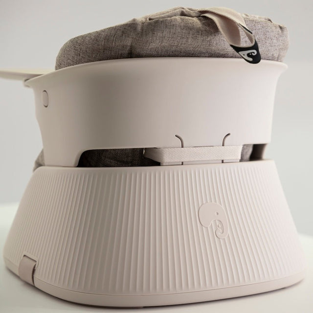 Tragbarer Kinder Hochstuhl White Sand - Hannie - DesignWe.Love