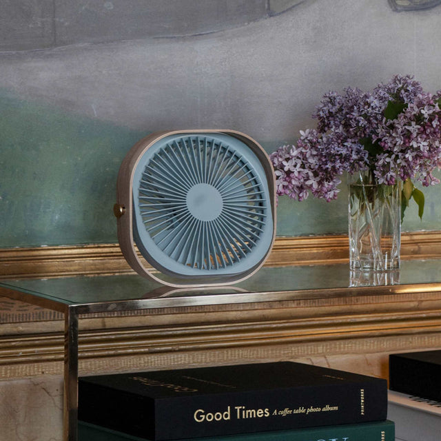 Tragbarer Tischventilator Fantastic Dusty Blue - Printworks - DesignWe.Love