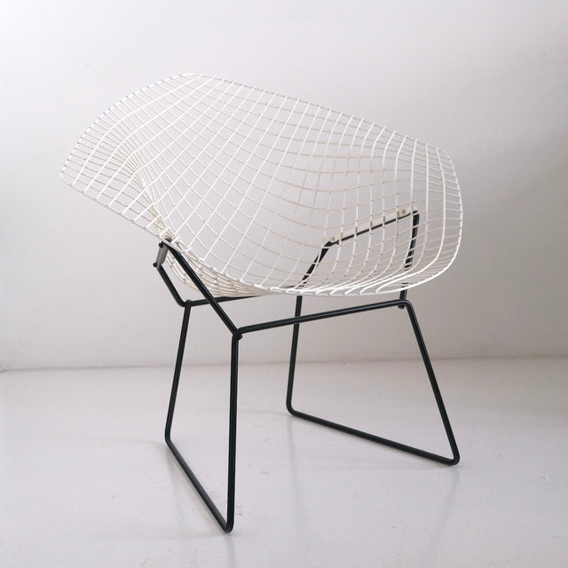 Vintage Diamond Chair Harry Bertoia - Knoll International - DesignWe.Love