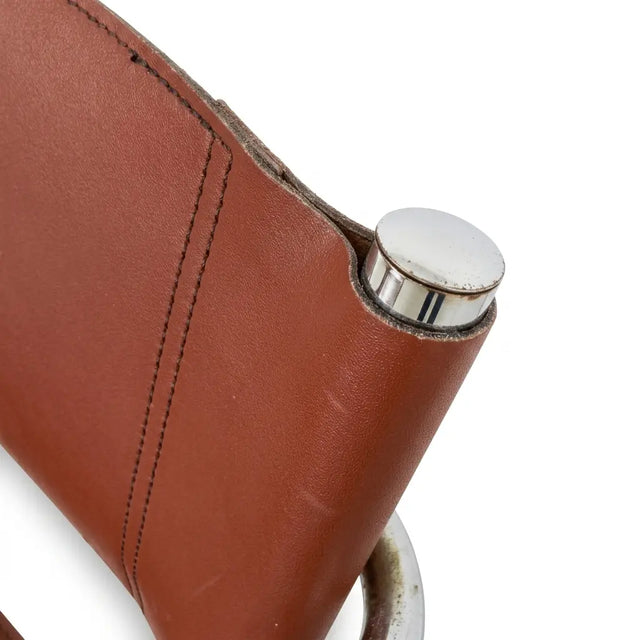 Detail Chromkappe und Ledernaht am Vintage Freischwinger im Marcel Breuer Stil
