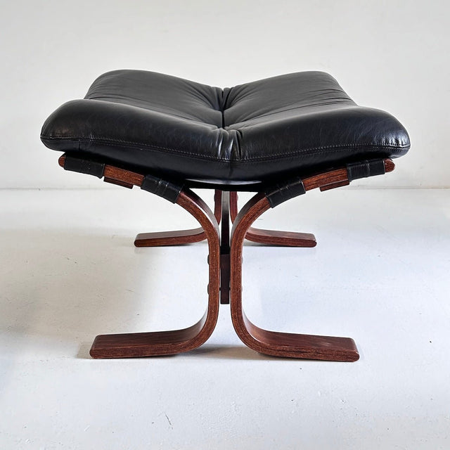 Vintage Sessel mit Ottoman Siesta - Ingmar Relling für Rybo Rykken Co - DesignWe.Love