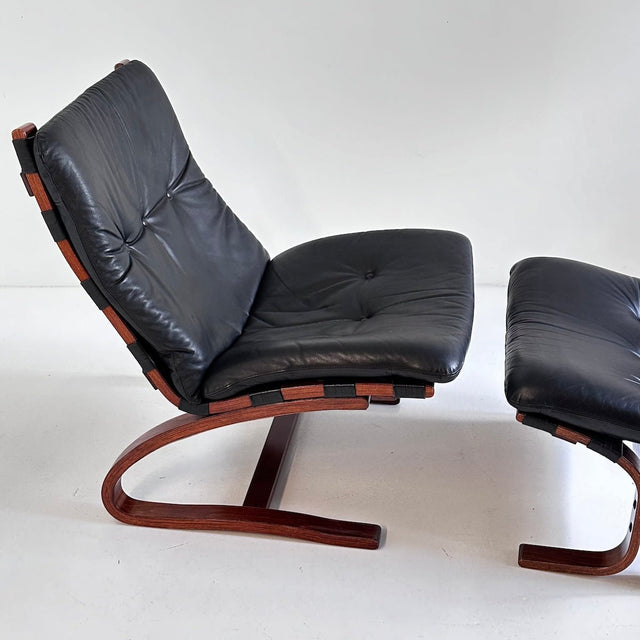 Vintage Sessel mit Ottoman Siesta - Ingmar Relling für Rybo Rykken Co - DesignWe.Love